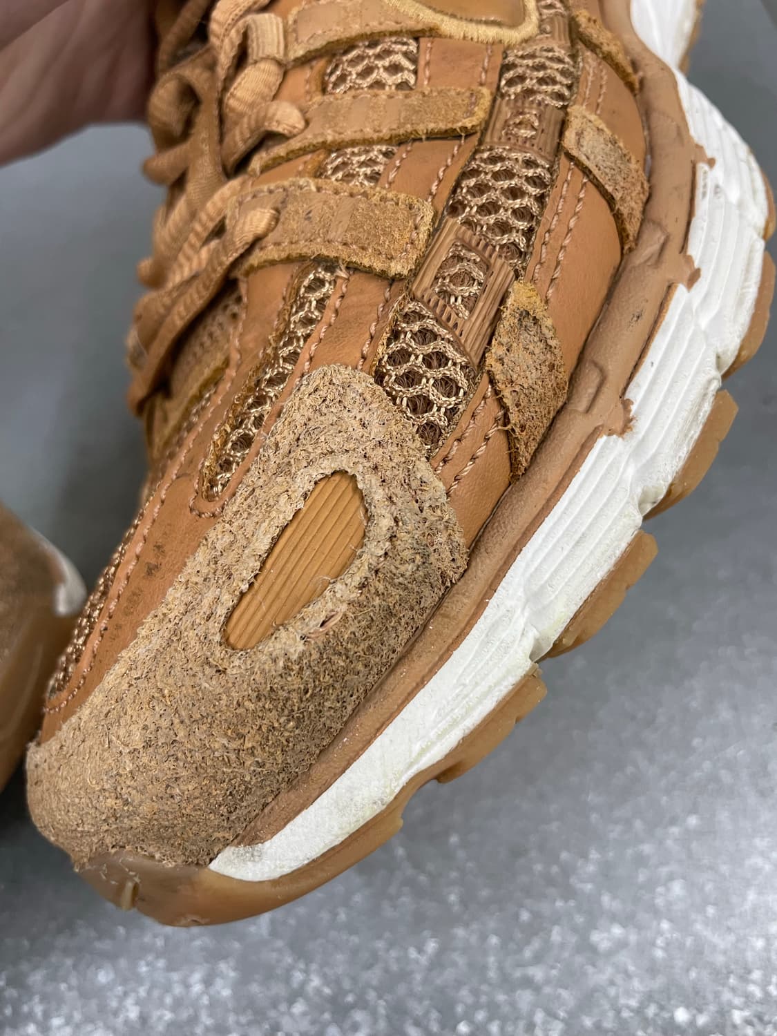 나이키 P-6000 SE 플랙스 메탈릭 골드 270 상품이미지8