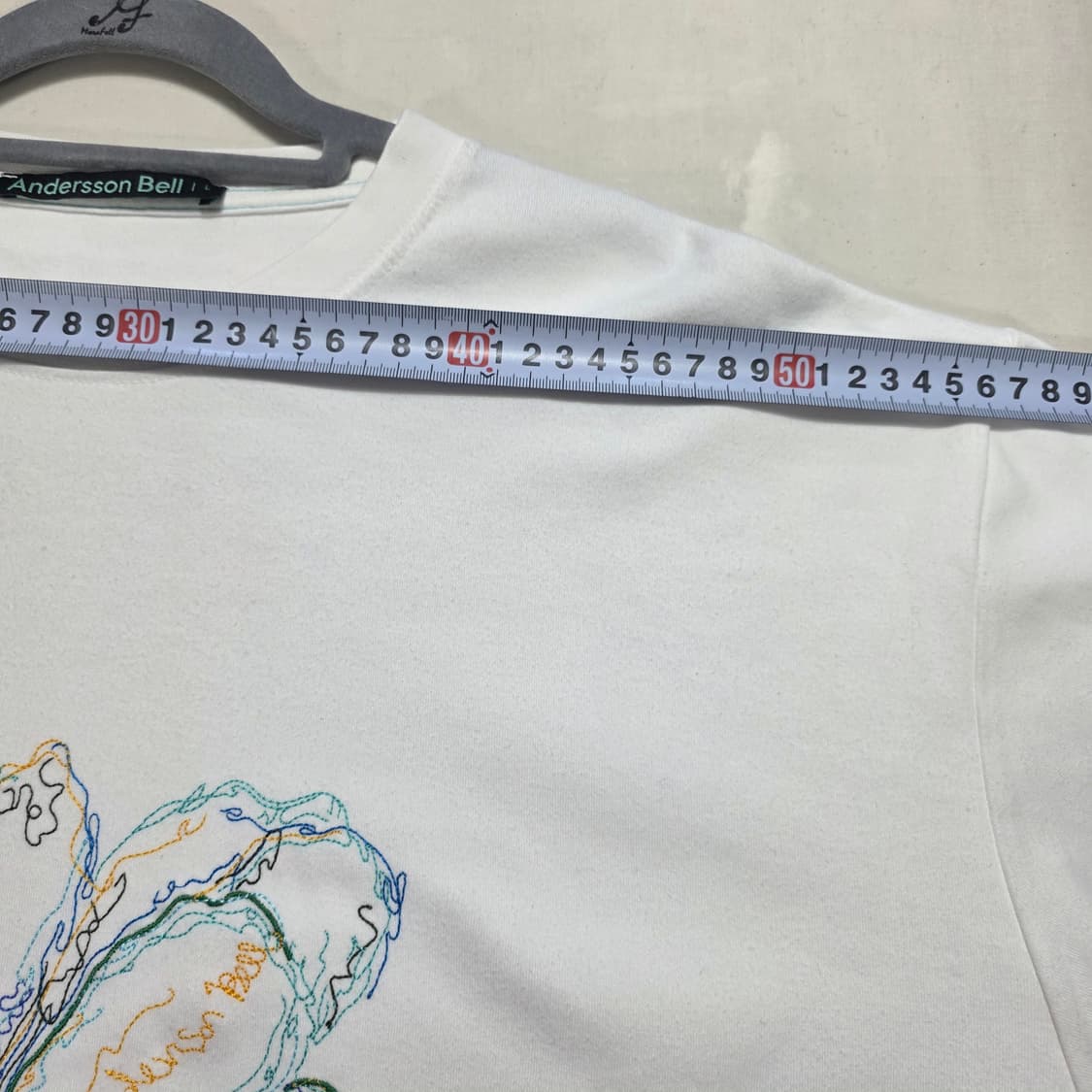0197 앤더슨벨 반팔티 꽃자수 화이트 L 상품이미지3