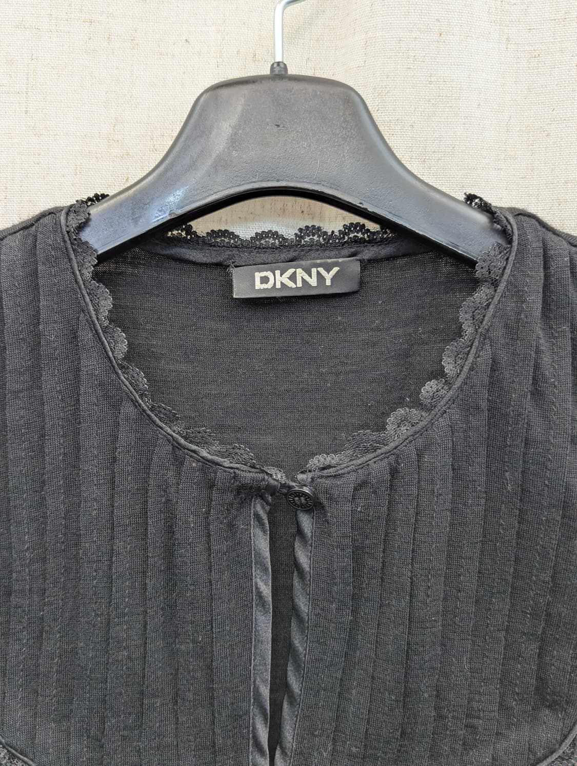 DKNY 블랙 레이스 민소매 블라우스 상품이미지3