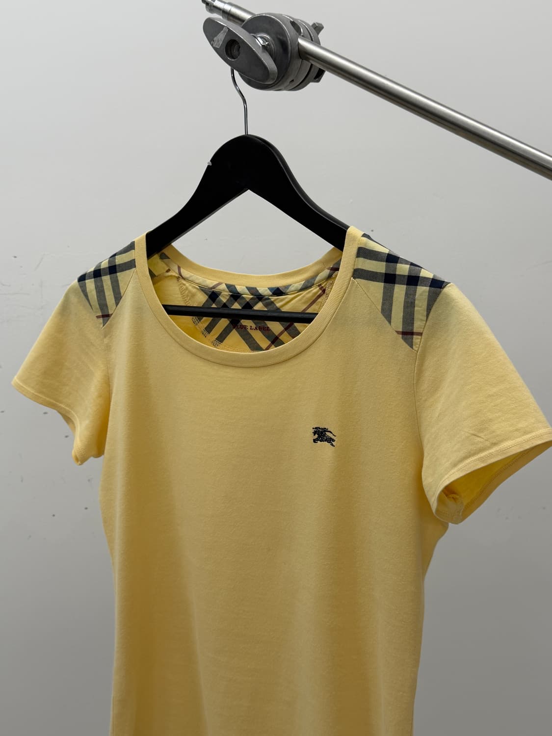 Burberry 버버리 체크 숄더 옐로우 반팔티 38 상품이미지1