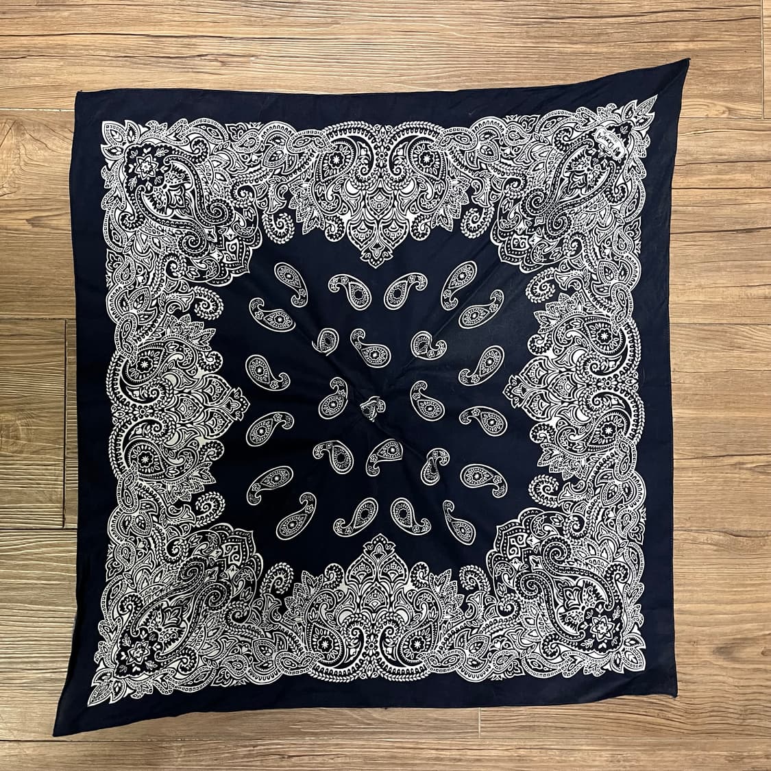 클래식 페이슬리 반다나/스카프(네이비) 상품이미지1