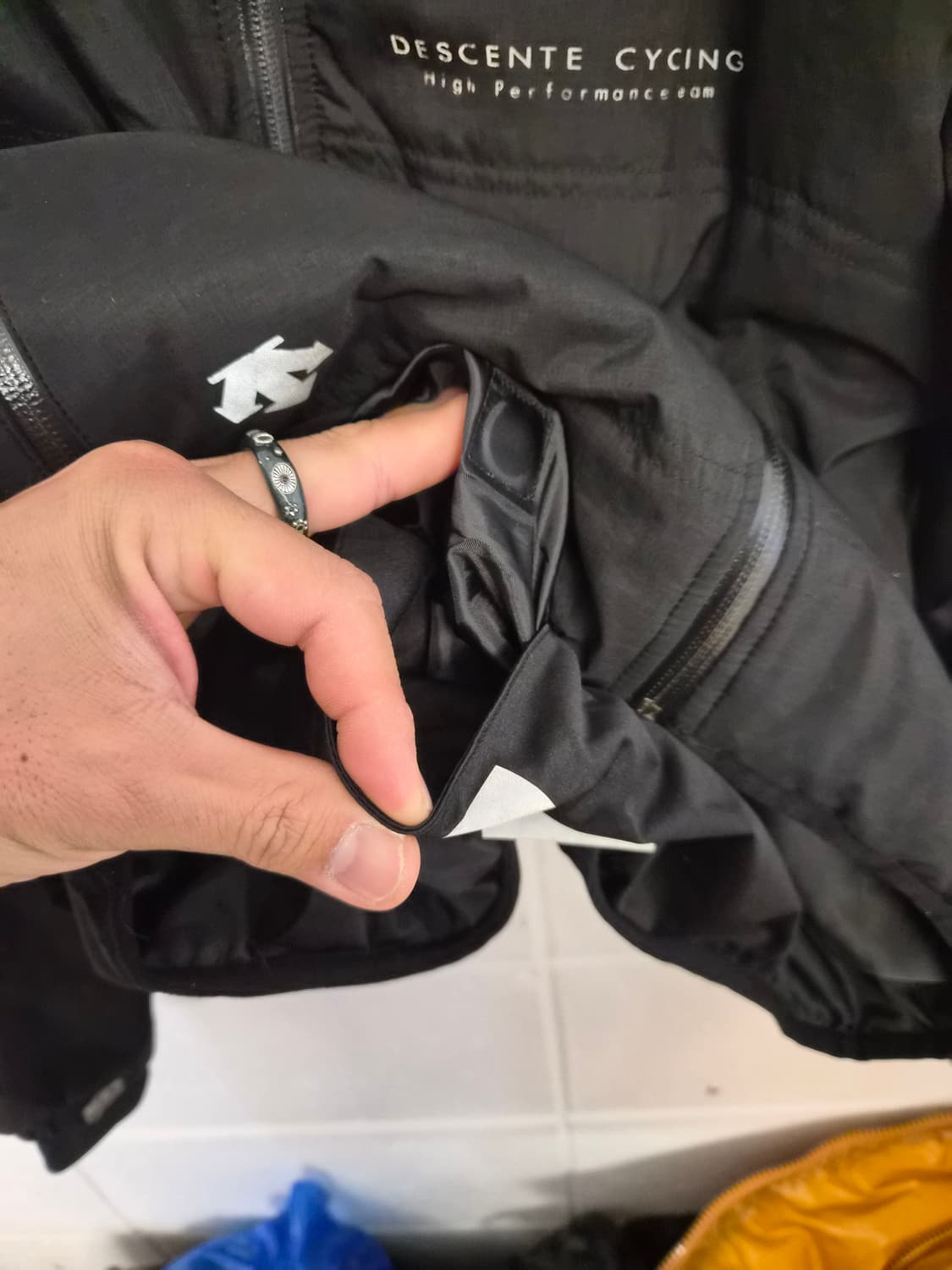 L/100) 데상트 사이클링 자켓 팝니다 상품이미지6