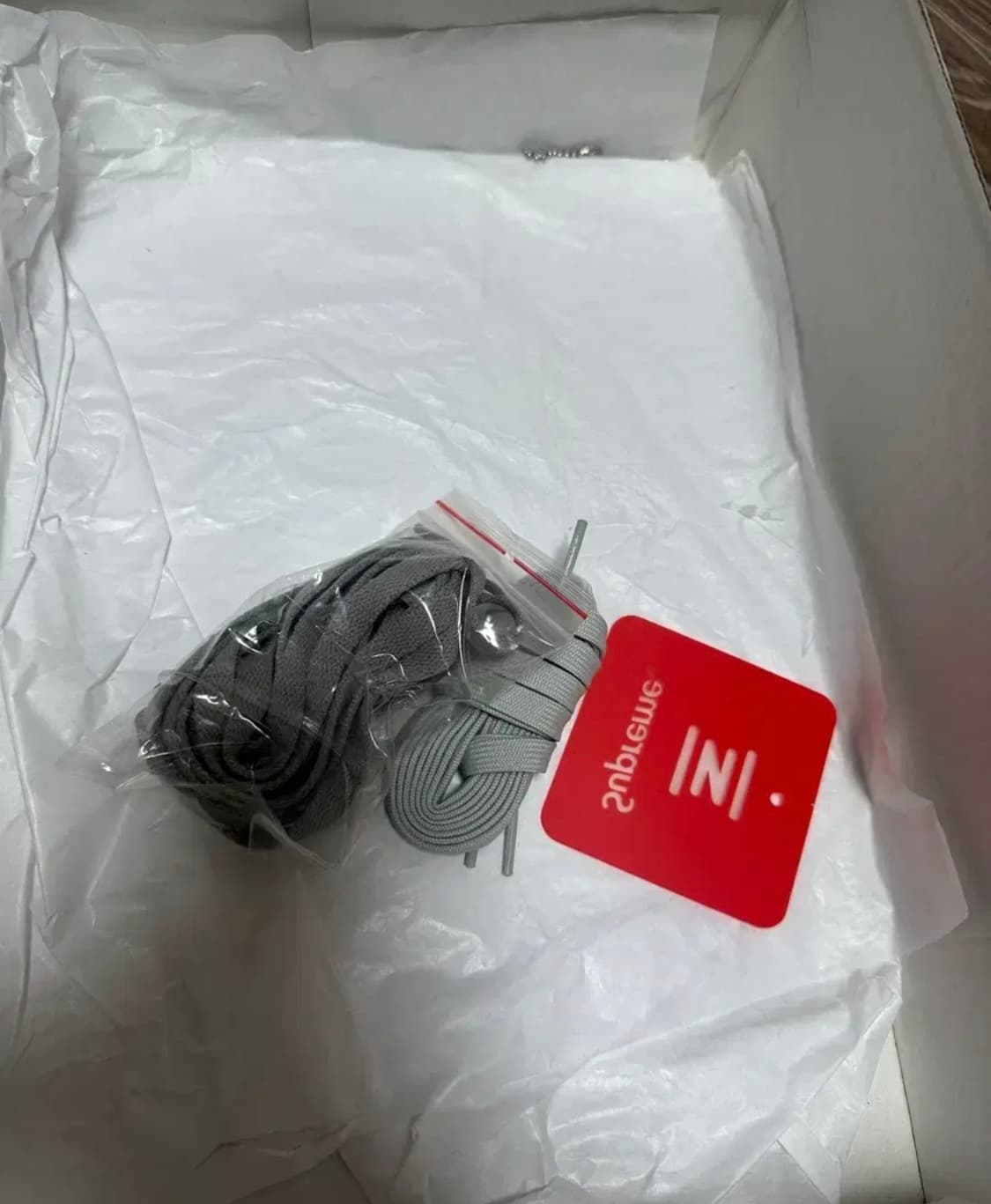 나이키 x 슈프림 샥스 라이드 2 SP 화이트 상품이미지9