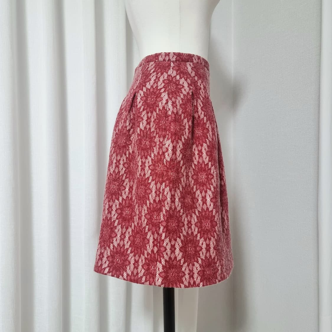 마쥬 maje 레이스자수 부클 스커트 치마 (표기36/25인치) 상태최상 상품이미지2