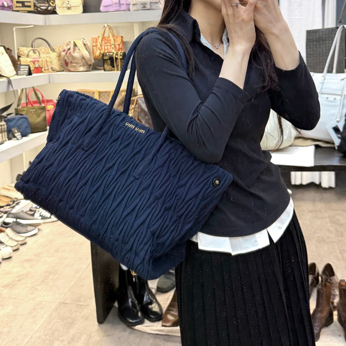 미우미우 마틀라쎄 데님 쇼퍼백 상품이미지2