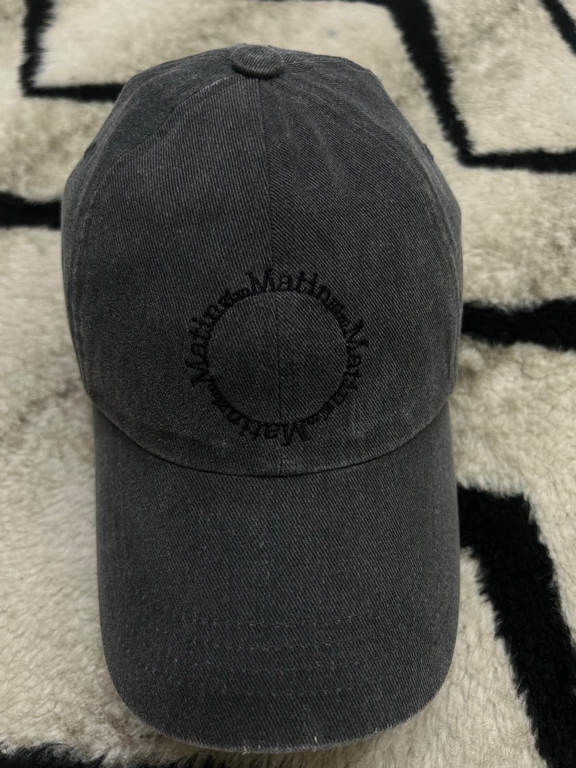 마뗑킴 마카롱 로고 볼캡/챠콜 상품이미지1