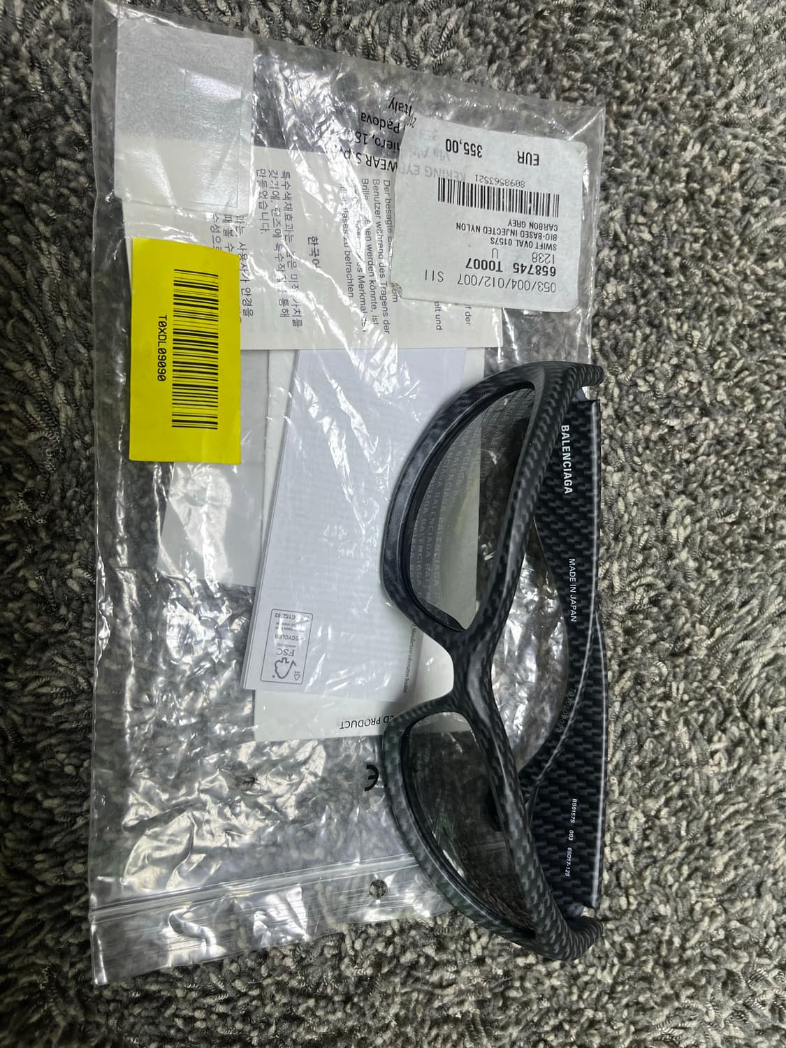 발렌시아가 스위프트 오발 선글라스 카본 상품이미지2