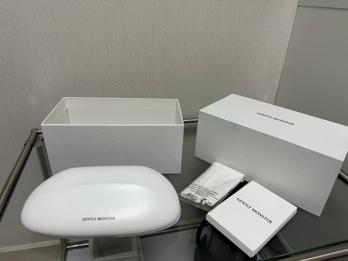 젠틀몬스터 에디 A01 블랙 안경 상품이미지6