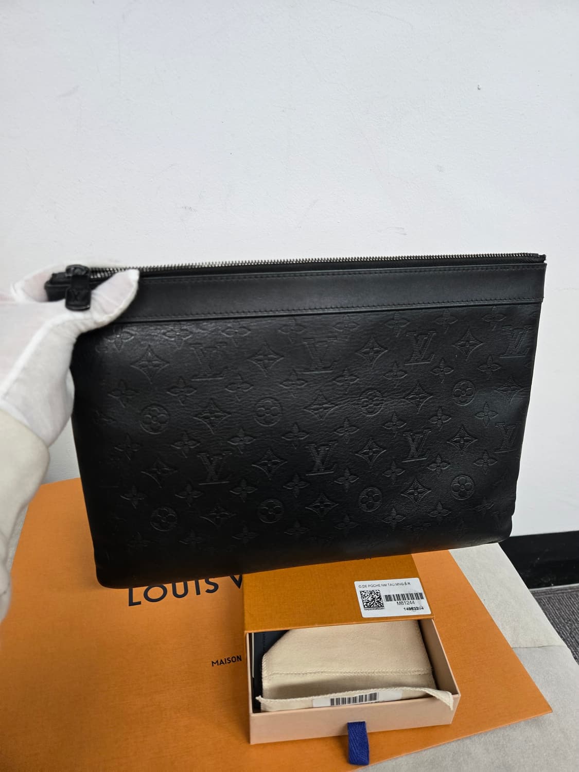 [보증서 정품] 루이비통 포쉐트 쉐도우 클러치백 상품이미지5