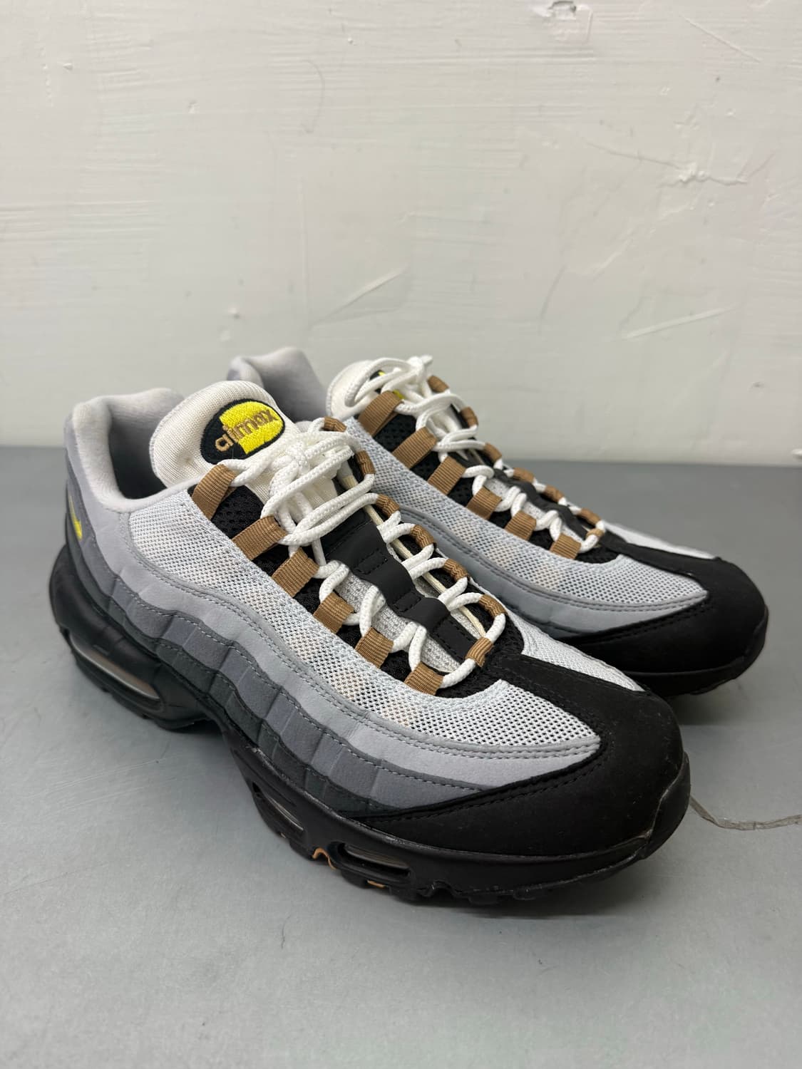 에어맥스95 나이키 Air Max 95 Wolf Grey 엘로우스트라이크 상품이미지2