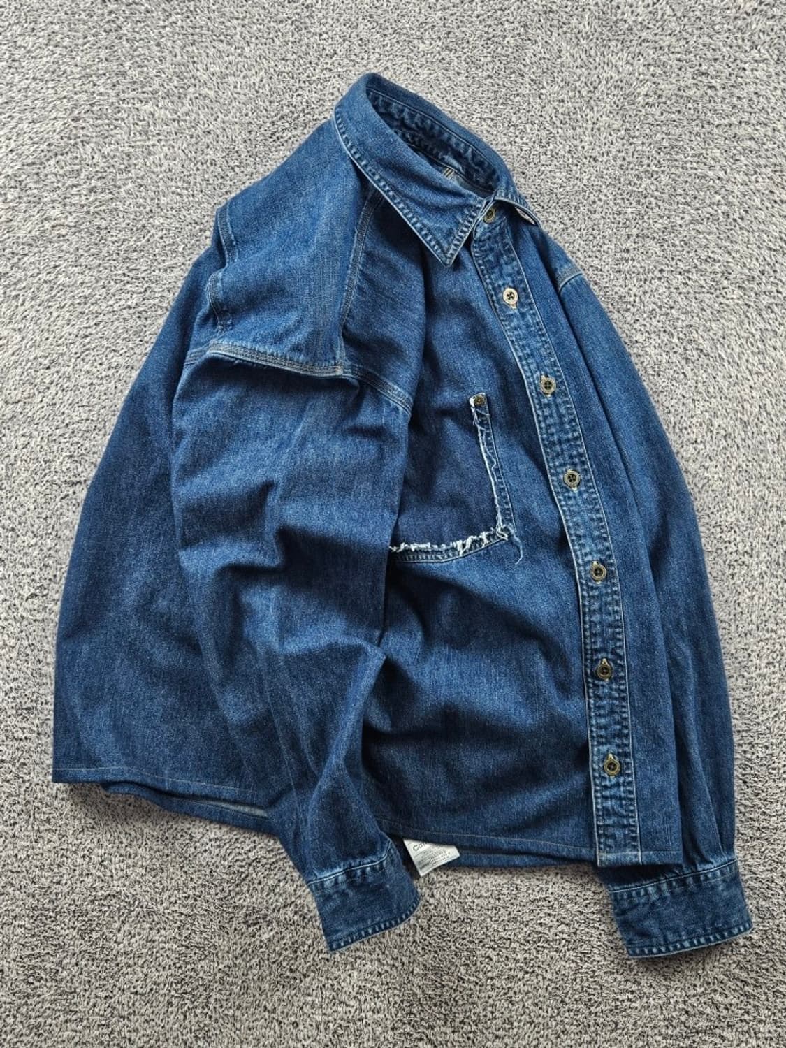 칼하트 크롭 커스텀 데님 워크 셔츠 ( M ) / 11416 상품이미지4