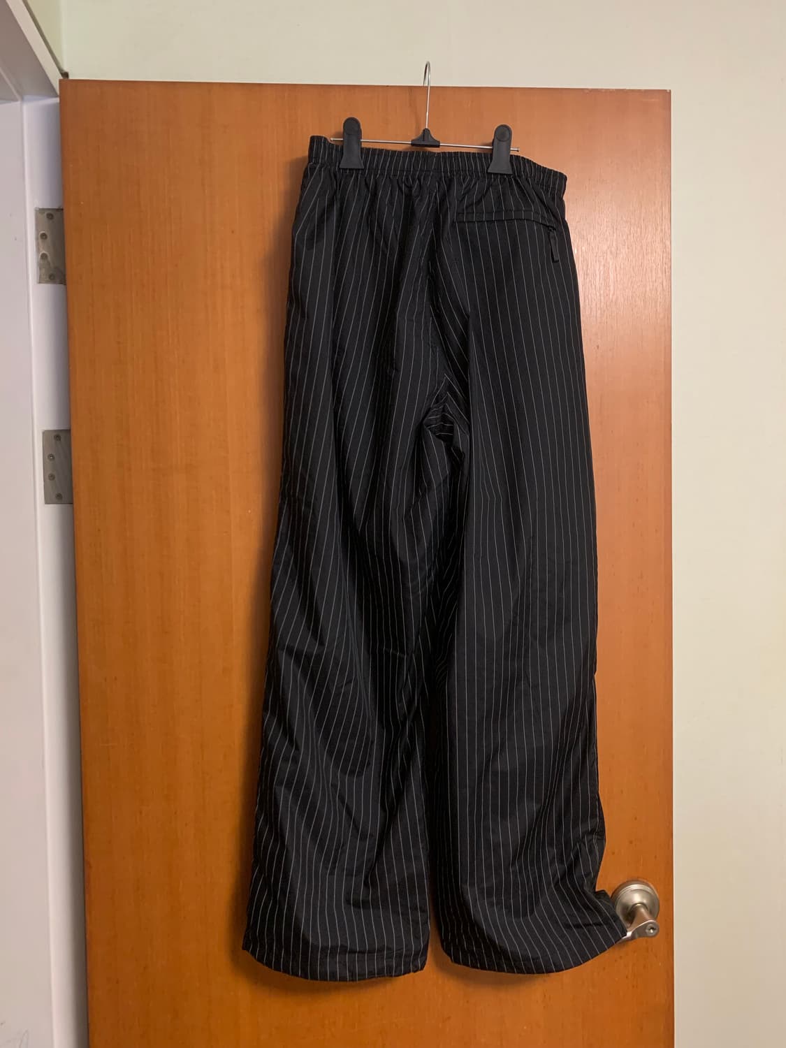 슈프림 핀스트라이프 트랙팬츠 블랙 L 상품이미지4