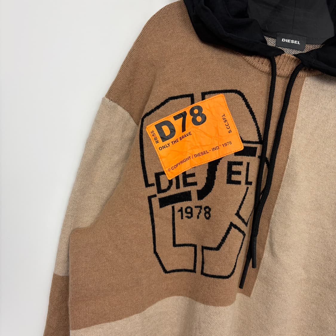 디젤 후드 패턴 니트 티셔츠 상품이미지4