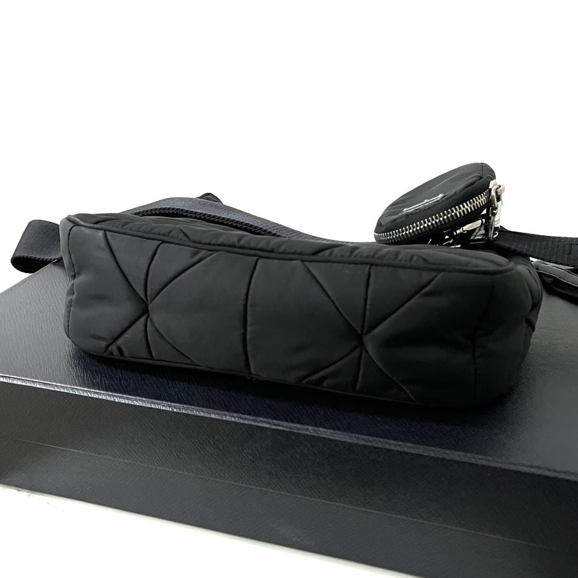 [S급/정품] 프라다 리나일론 퀄팅 호보백 크로스백 가방 블랙 상품이미지6