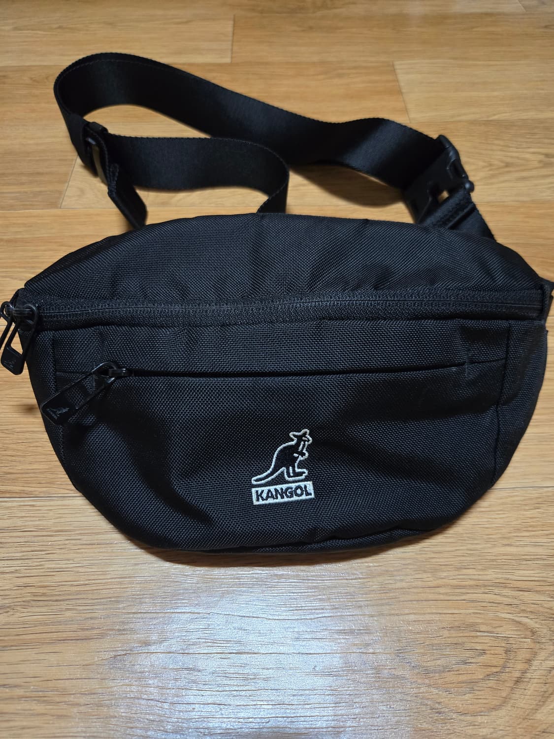 캉골 블랙 슬링백 힙색 상품이미지1