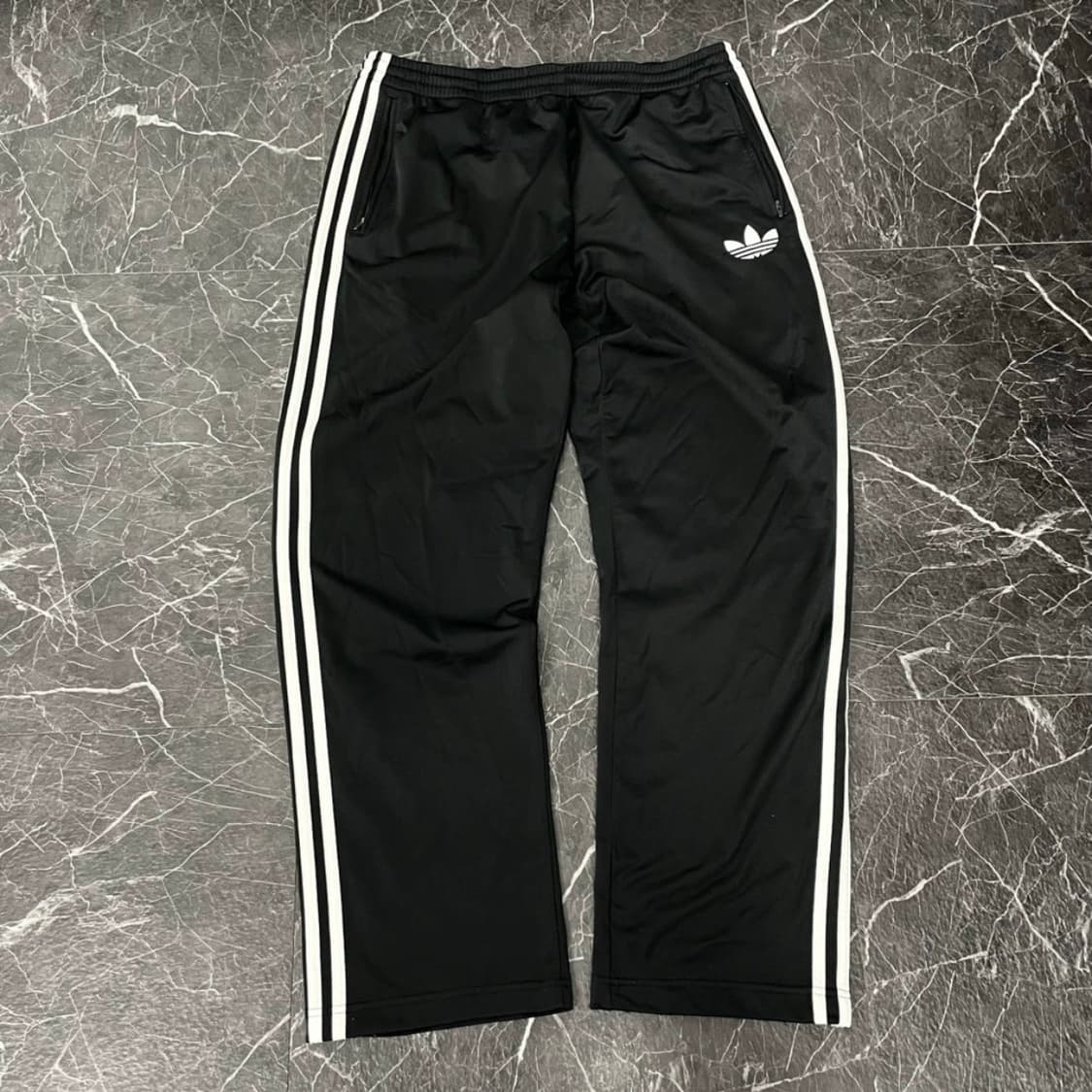 아디다스 블랙 삼선 파이어버드 오버와이드 트랙팬츠 상품이미지4