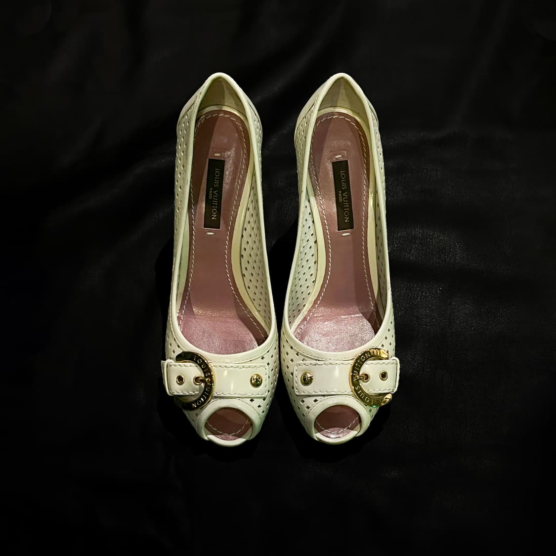 루이비통 화이트 청키힐 상품이미지1