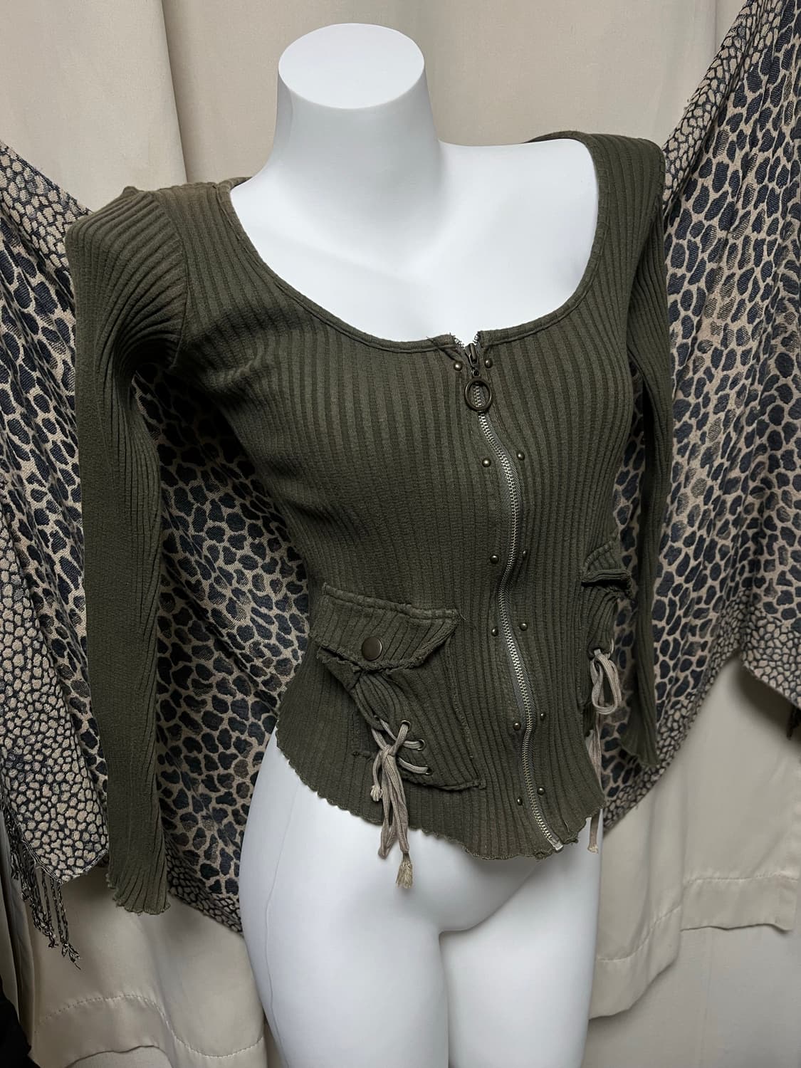 빈티지 오리엔탈 그런지 유넥 슬리브 상품이미지1