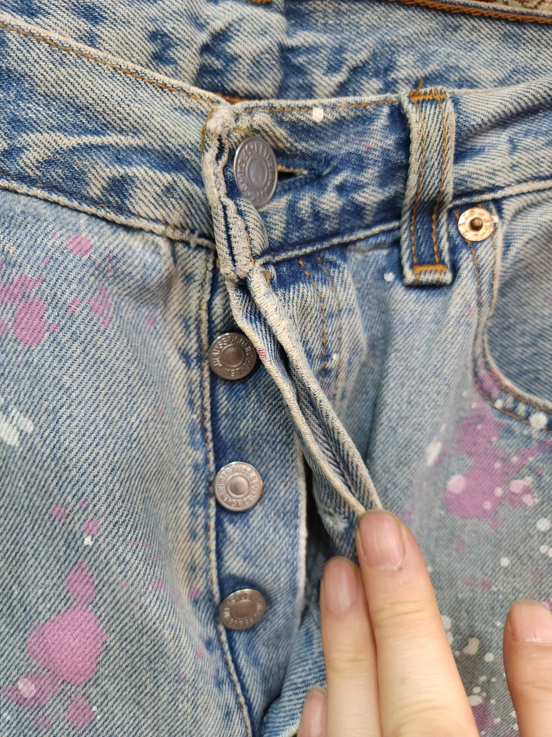 리바이스 90s 501 usa 페인팅 리메이크 데님팬츠

 상품이미지2