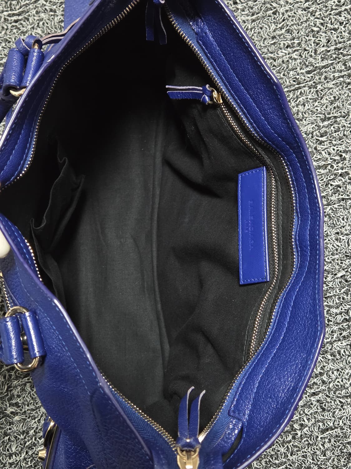 발렌시아가 클래식 메탈릭 엣지 시티백 상품이미지8