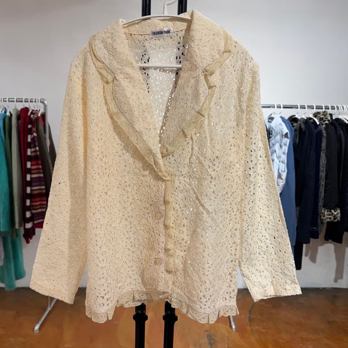 Fashion park 레이스 펀칭 블라우스 / M-L 사이즈 상품이미지5