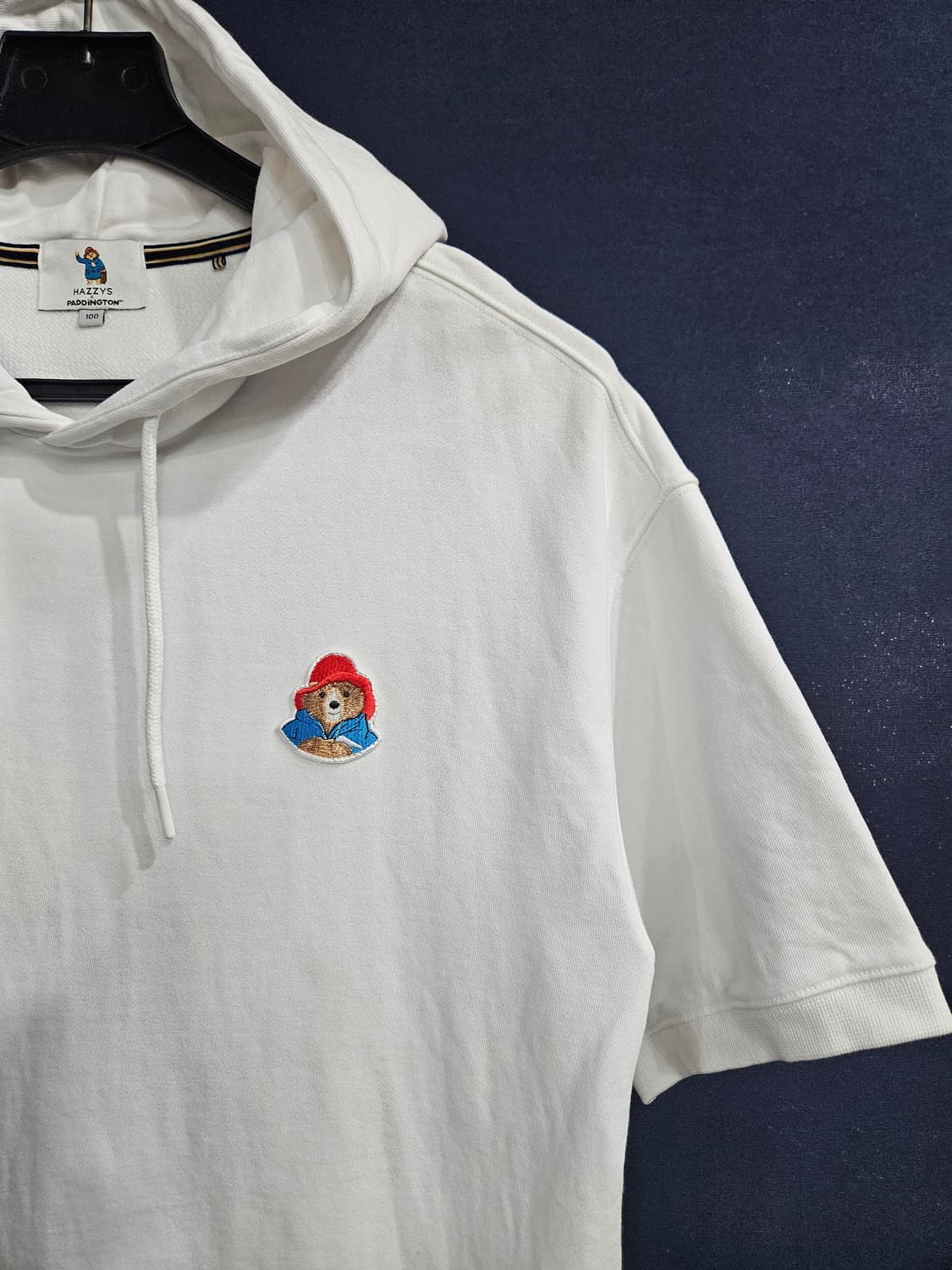 헤지스 화이트 남성 세미오버핏 100 반팔 후드티  상품이미지4