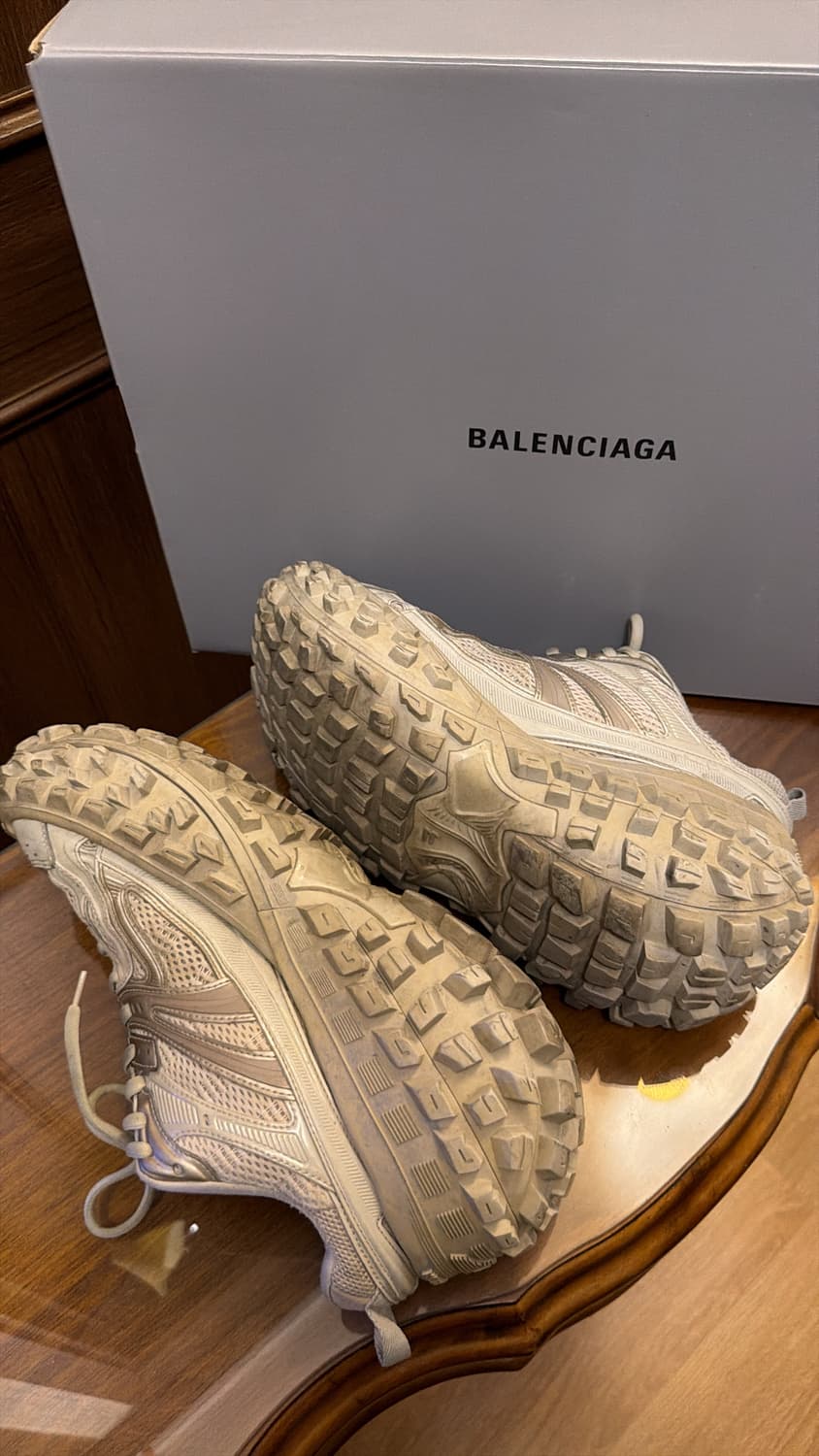 발렌시아가 디펜더 풀박스 상품이미지3