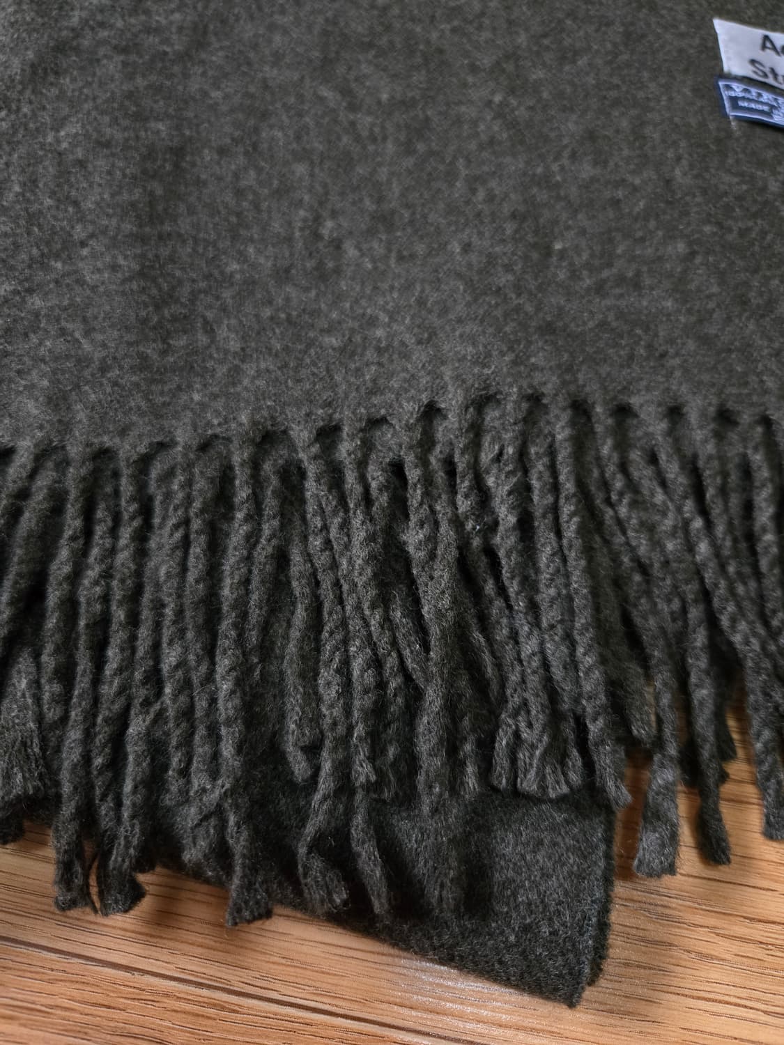 아크네스튜디오 버진울 구형탭 머플러 상품이미지4