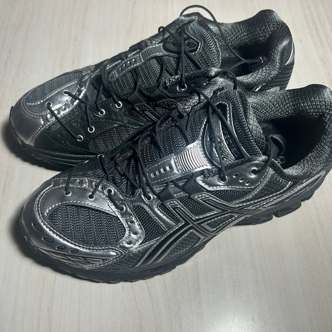 [245] 아식스 X 언어펙티드 젤님버스 실버블랙 상품이미지2