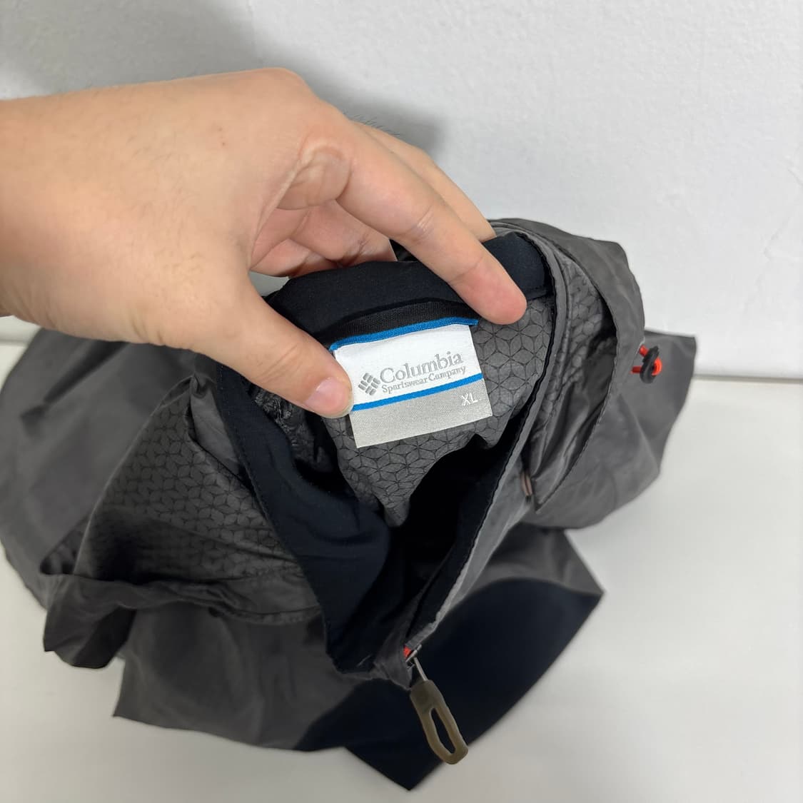 XL 컬럼비아 챠콜블랙 후드탈부착 등산 경량바람막이 상품이미지4