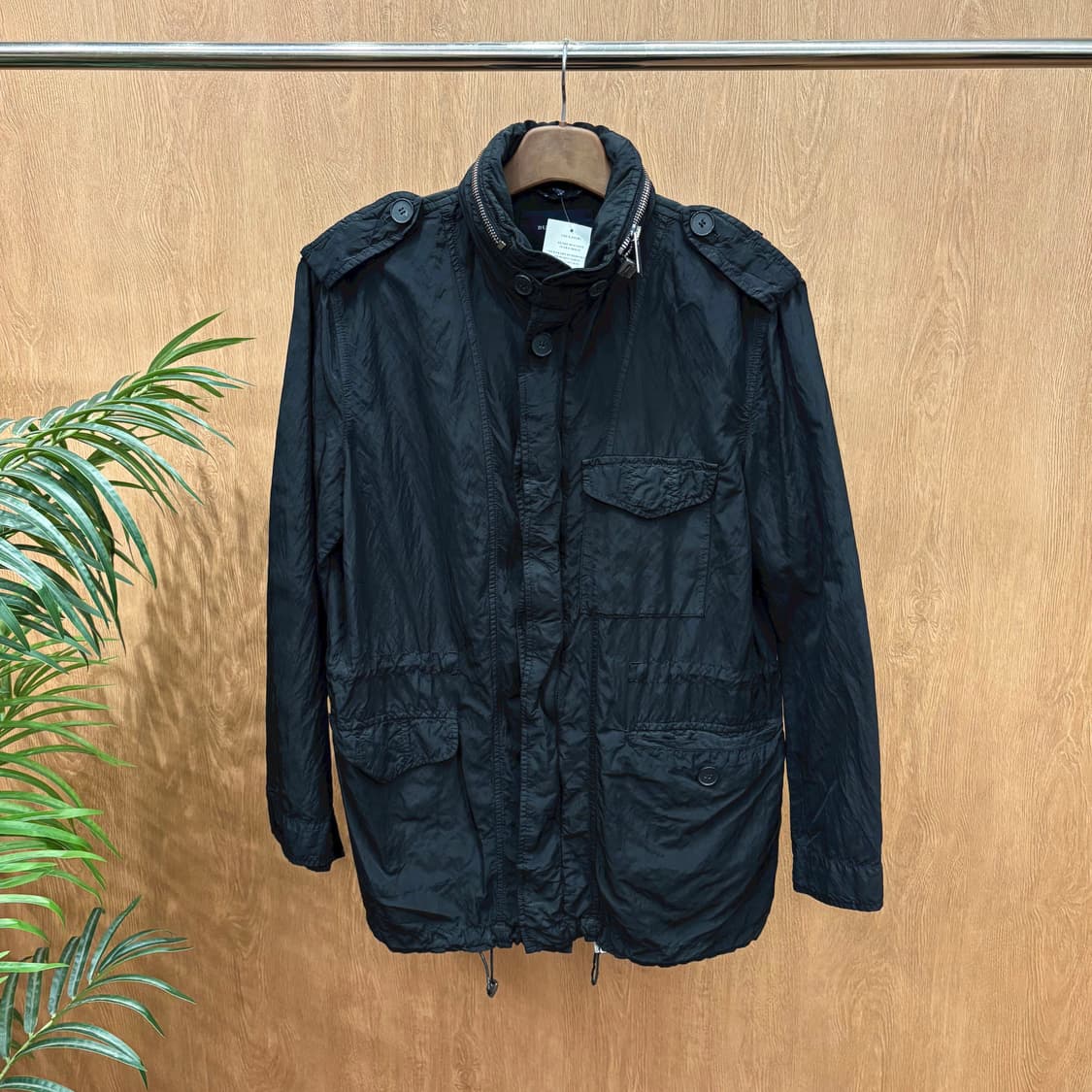 버버리 런던 하이넥 라이트 야상 자켓 어깨 견장 스트링 디테일 블랙 상품이미지1