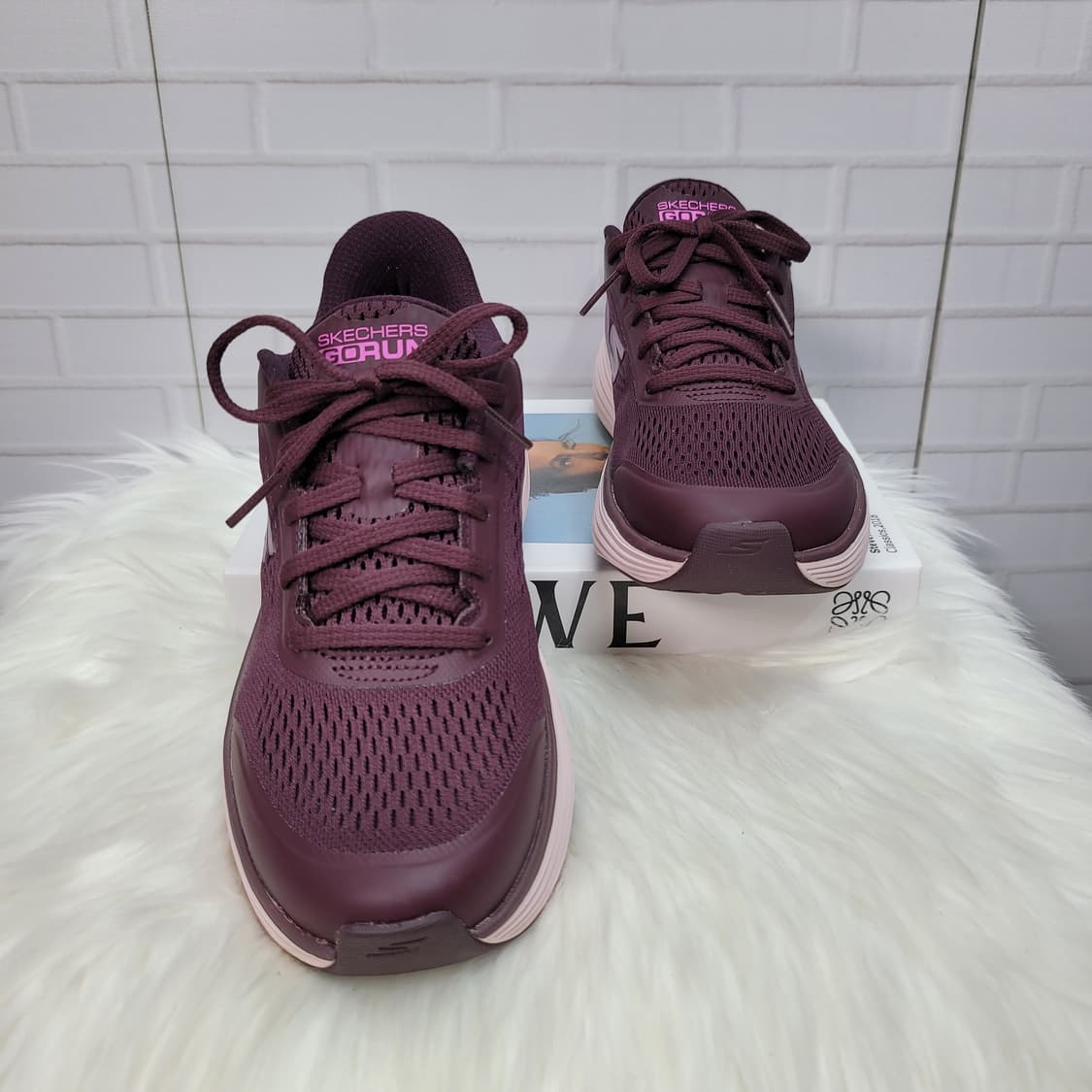 2025년 스케쳐스 맥스쿠셔닝 스니커즈 운동화 신발 230사이즈 거의새것 상품이미지2