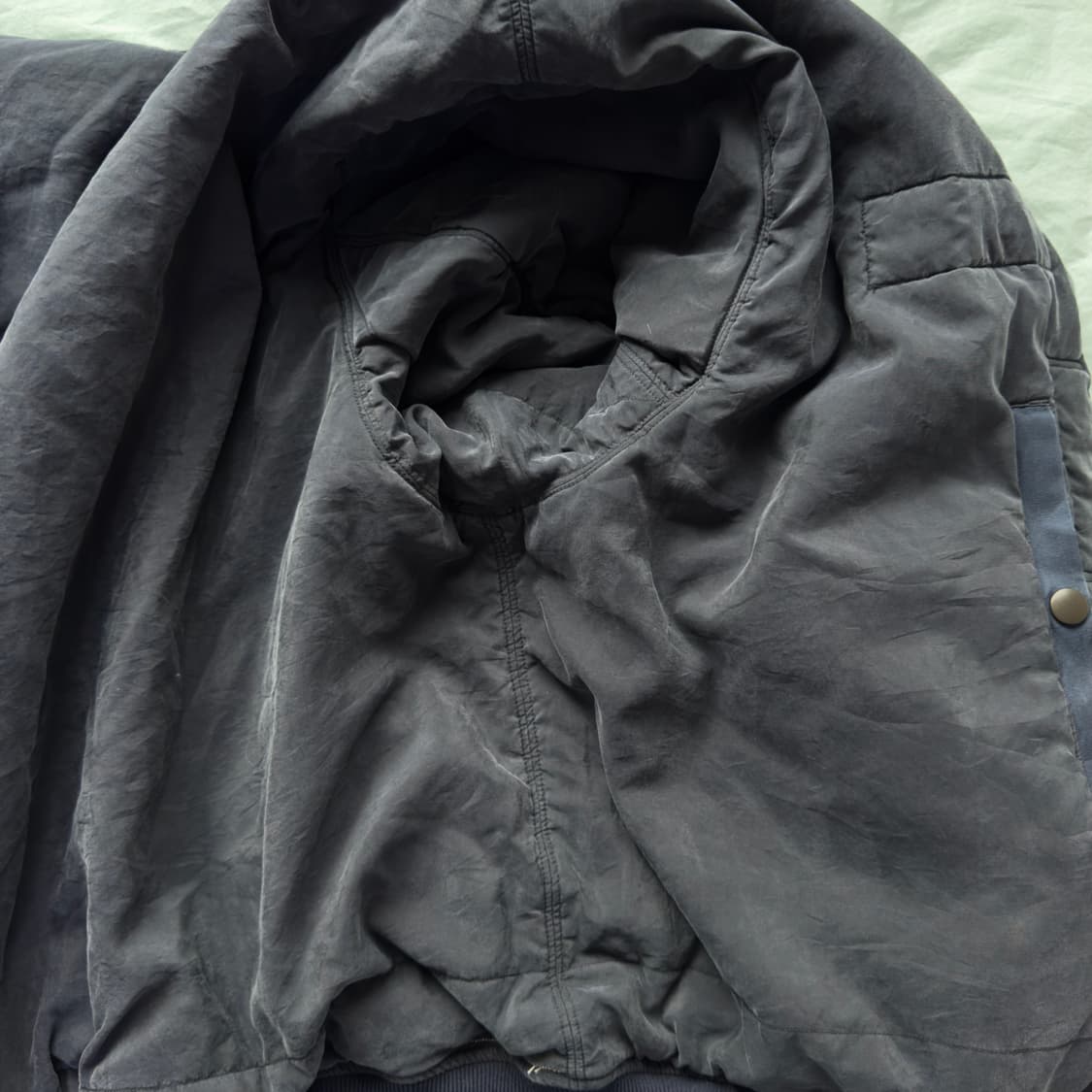 [5] 아프레쎄 25AW 빈티지 실크 플라이트 자켓 네이비 상품이미지8