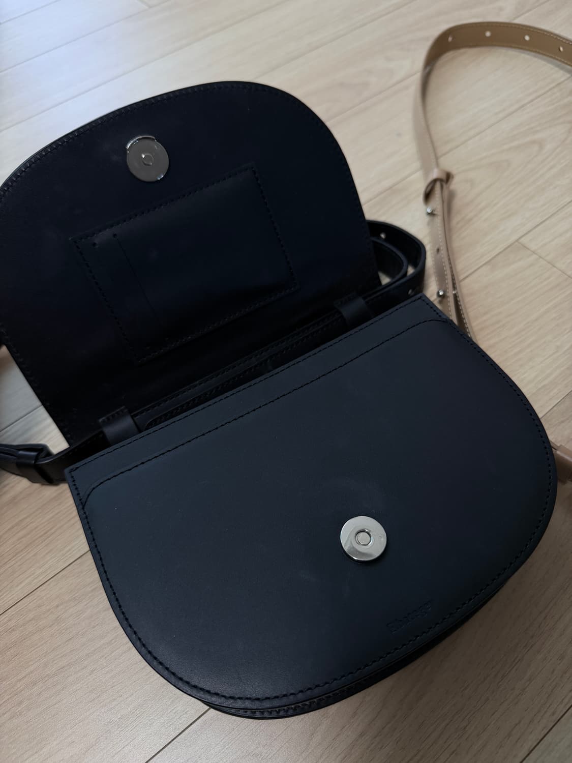 엘바테게브 미니백 아이보리/블랙 상품이미지6