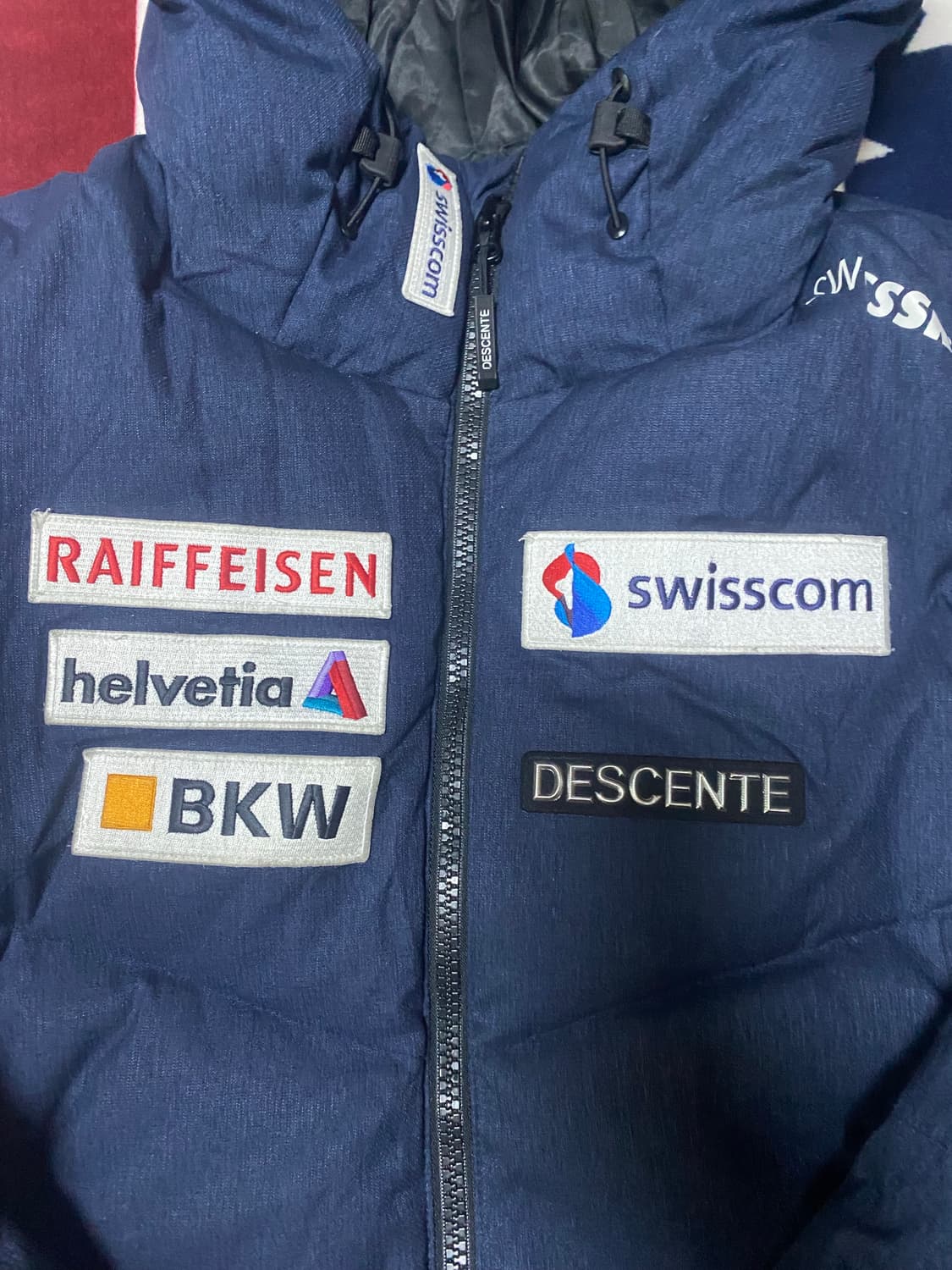 데상트 스위스 아우디 패딩 상품이미지2