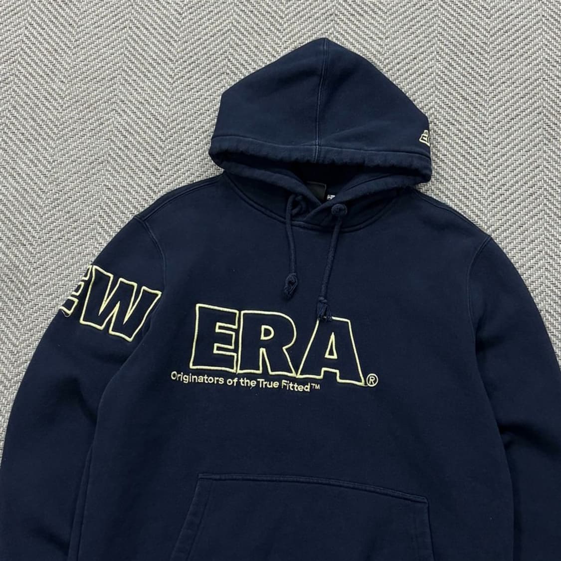 뉴에라 자수 그래픽 후드티 v2581 상품이미지3