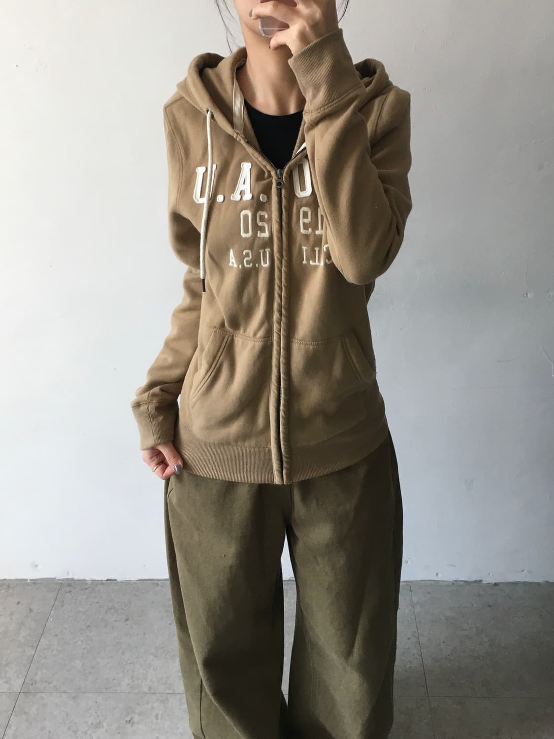 후아유 빅로고 후드집업 상품이미지1