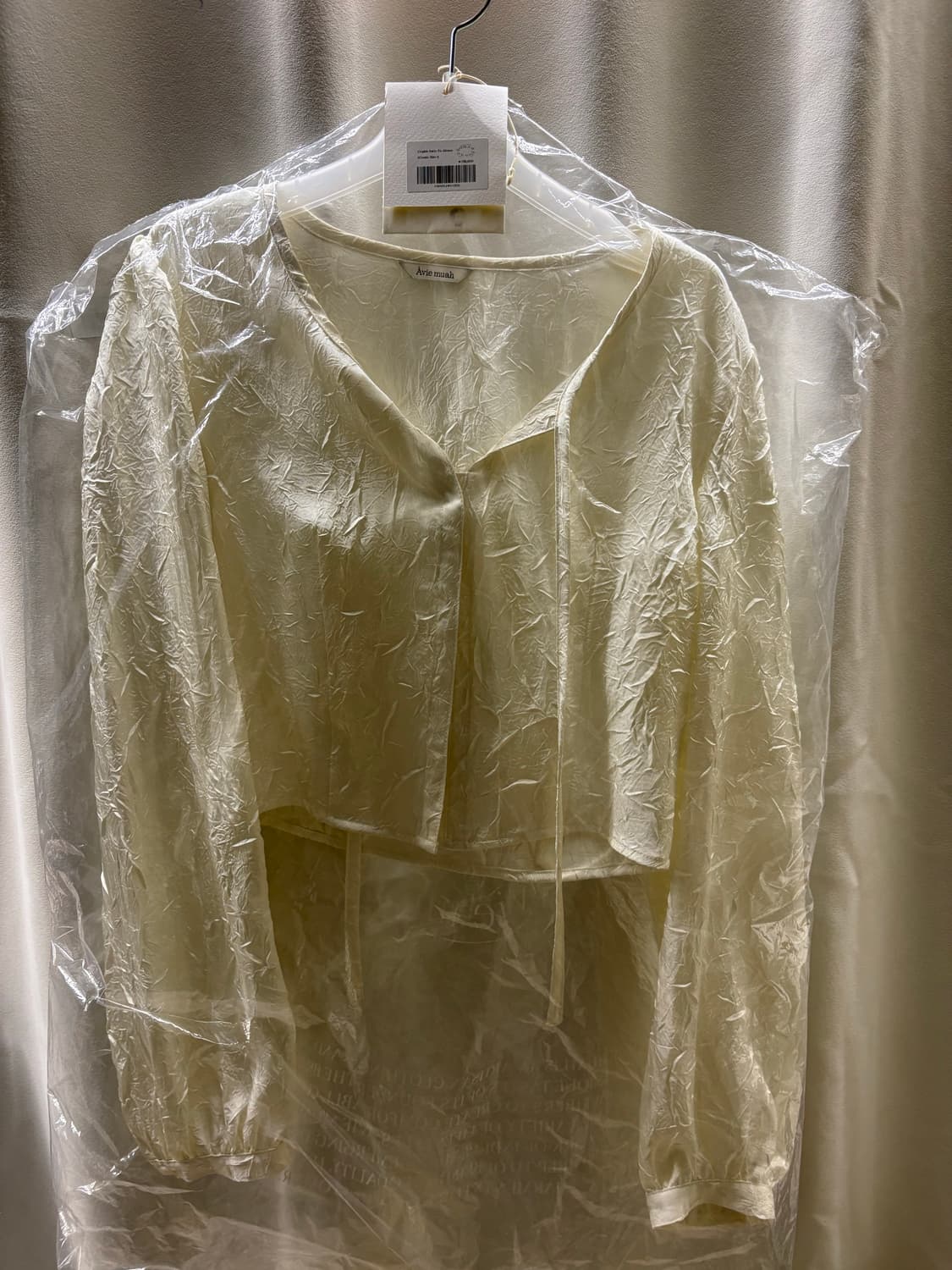 아비에무아 crinkle tie satin blouse 상품이미지5