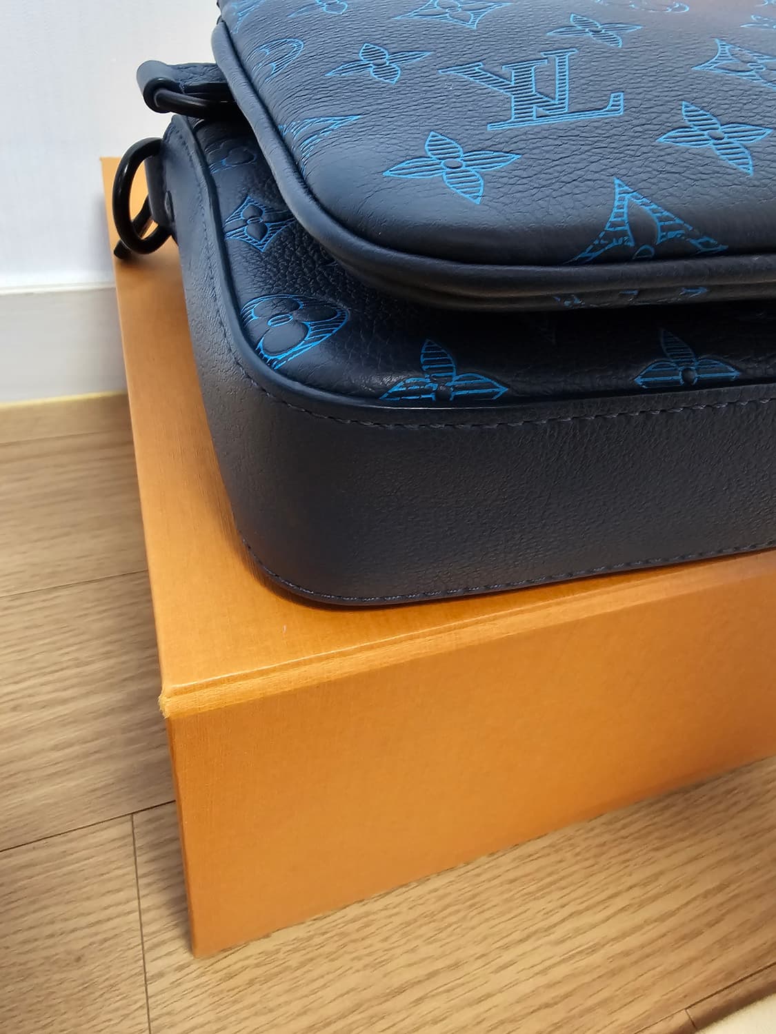 루이비통 올레더 쉐도우 트리오 메신저 크로스백 신형 리버블루 상품이미지9