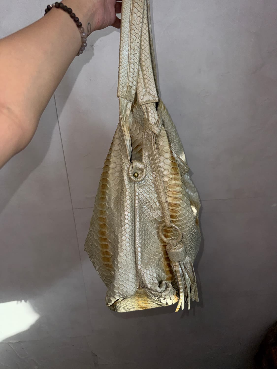 Gold beige python skin tote bag 상품이미지3