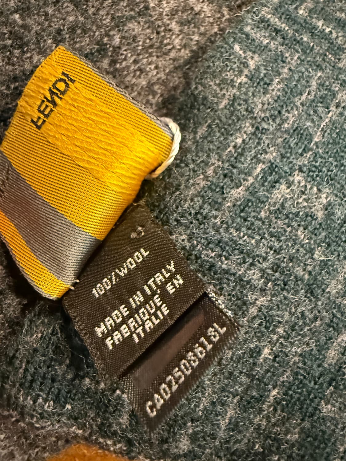 펜디 주카 리버시블 울 머플러 그레이 딥그린 상품이미지5