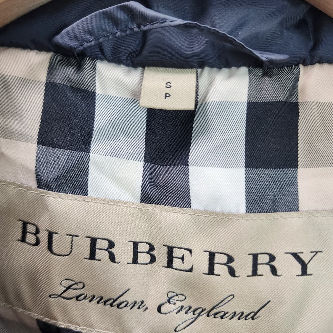 [S] Burberry 버버리 폭스 퍼 트리밍 후드 다운 필드 코트 상품이미지5