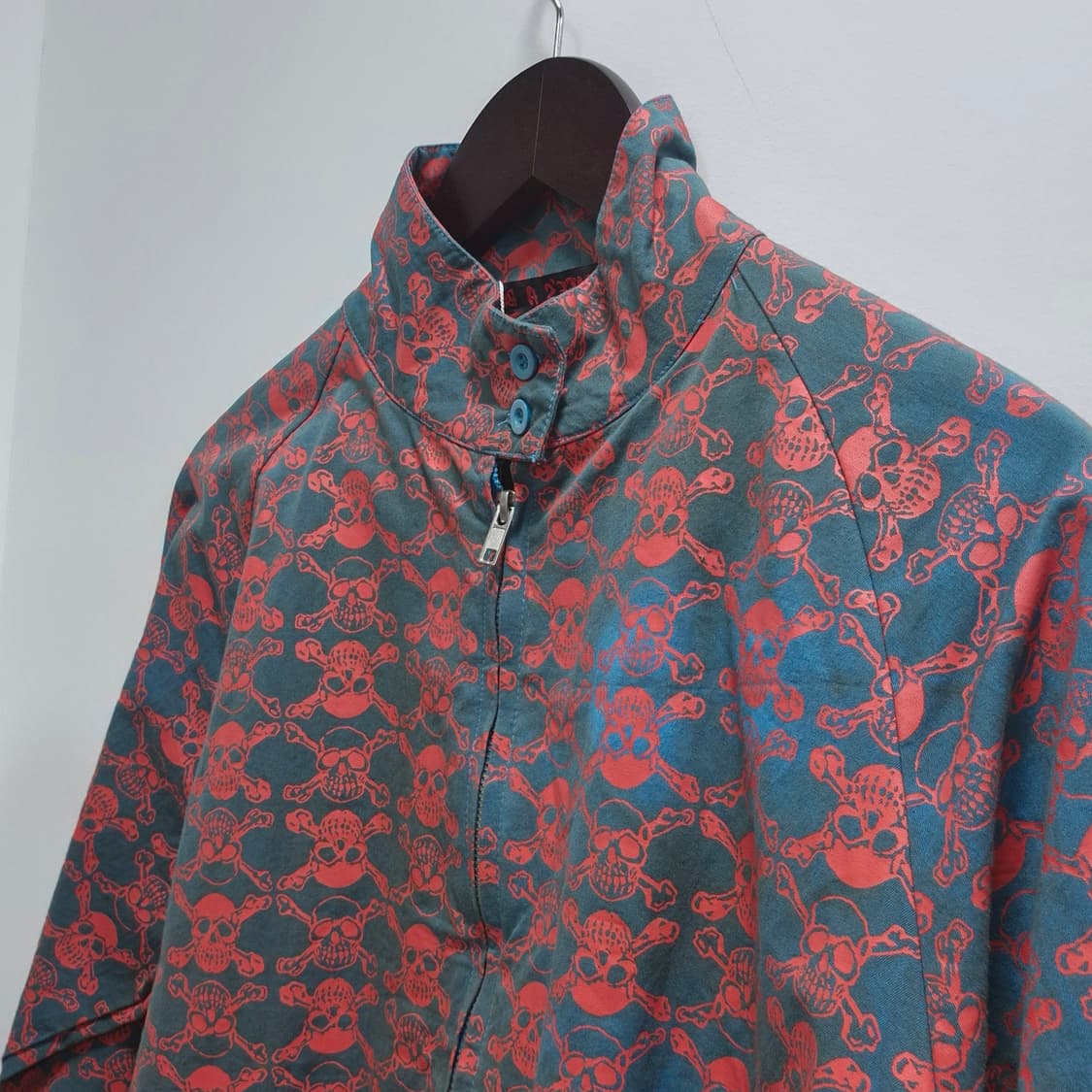 80's - 90's LIFE’S A BEACH 스컬 자켓 M 상품이미지3