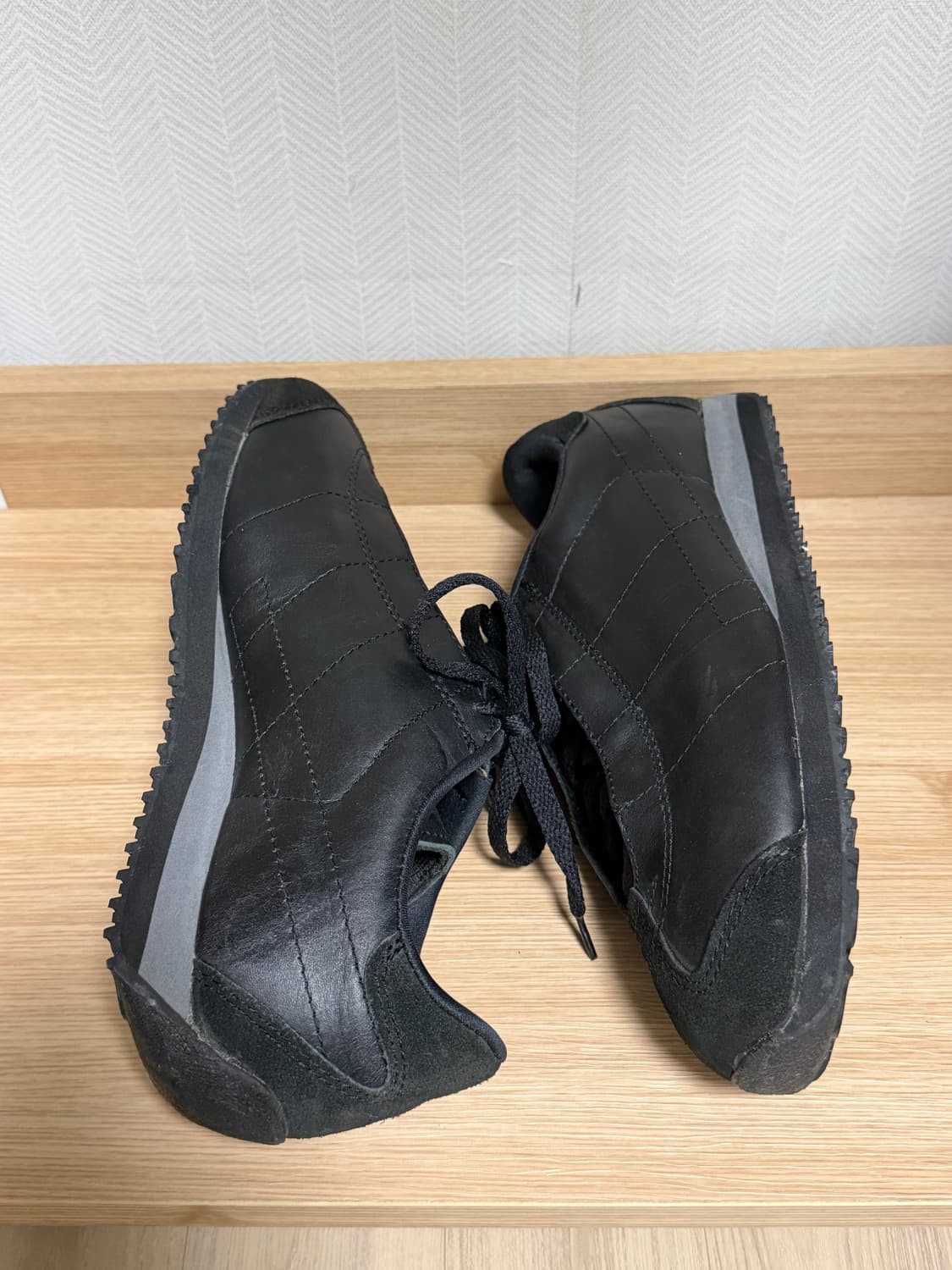 이세이미야케 스니커즈 상품이미지3