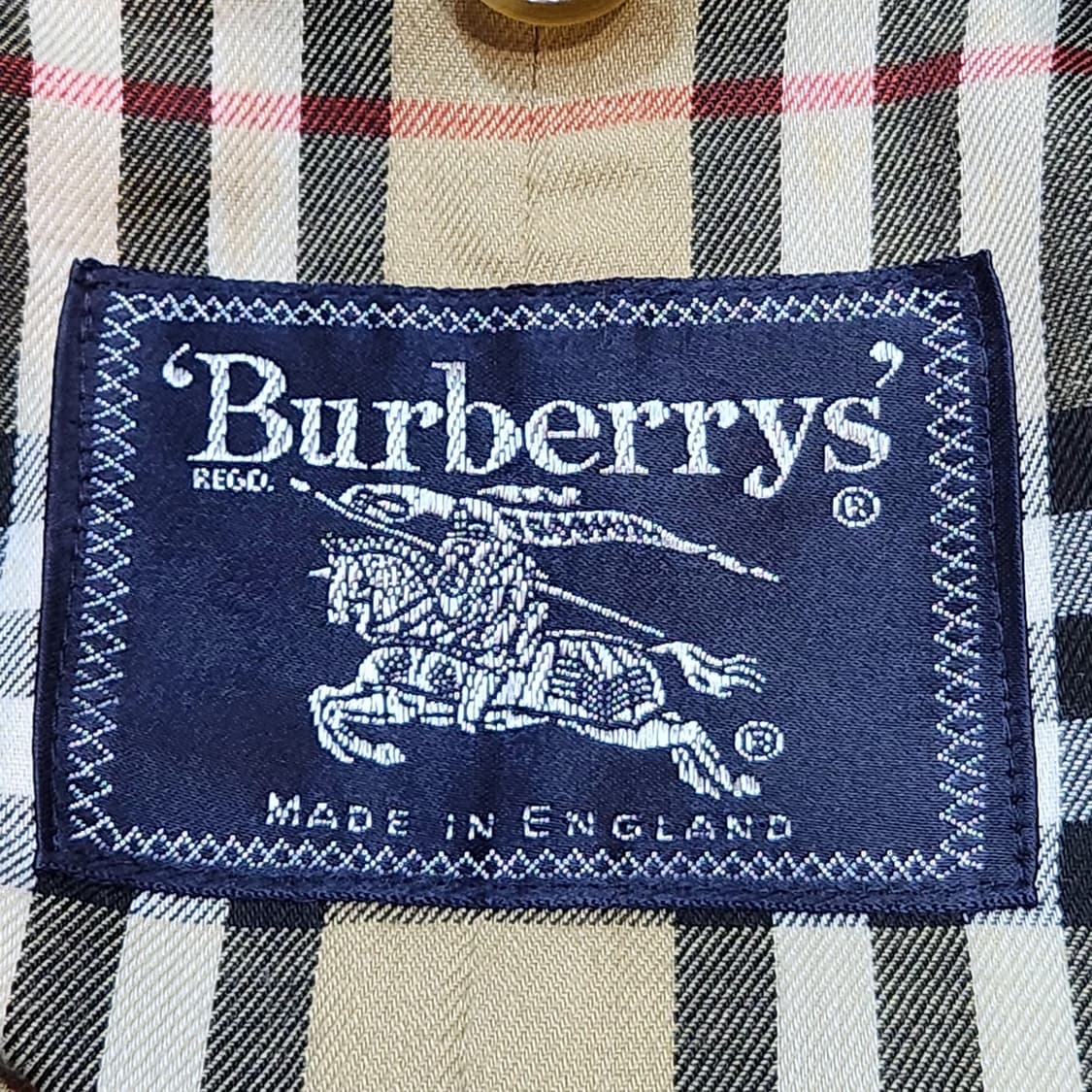 버버리 클래식 베이지 트렌치코트 상품이미지3