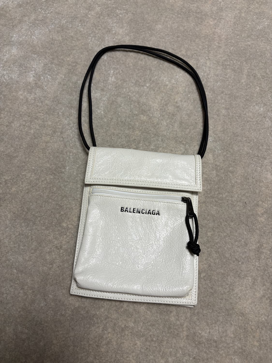 발렌시아가 익스플로러 파우치 가방 새상품 상품이미지7