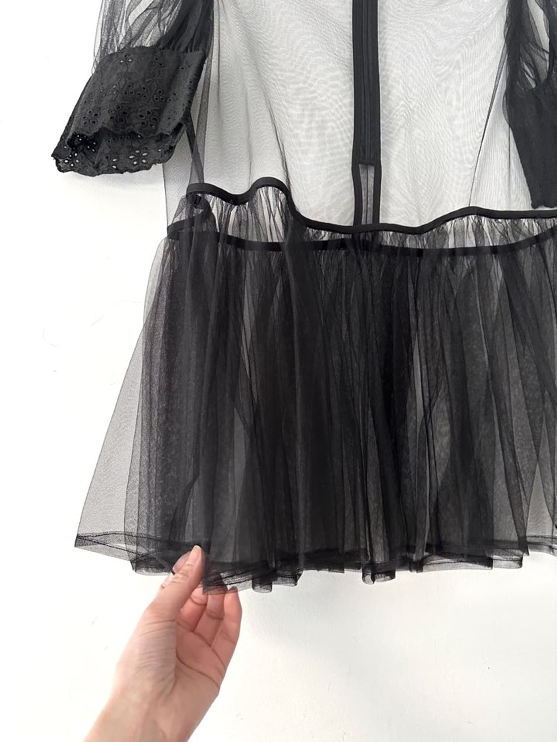 Tulle layered blouse / black 상품이미지4