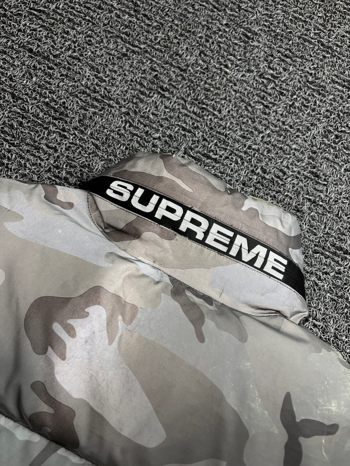 슈프림 18Fw 리플렉티브 카모 다운 패딩 (상태 안좋음) 2616 상품이미지6