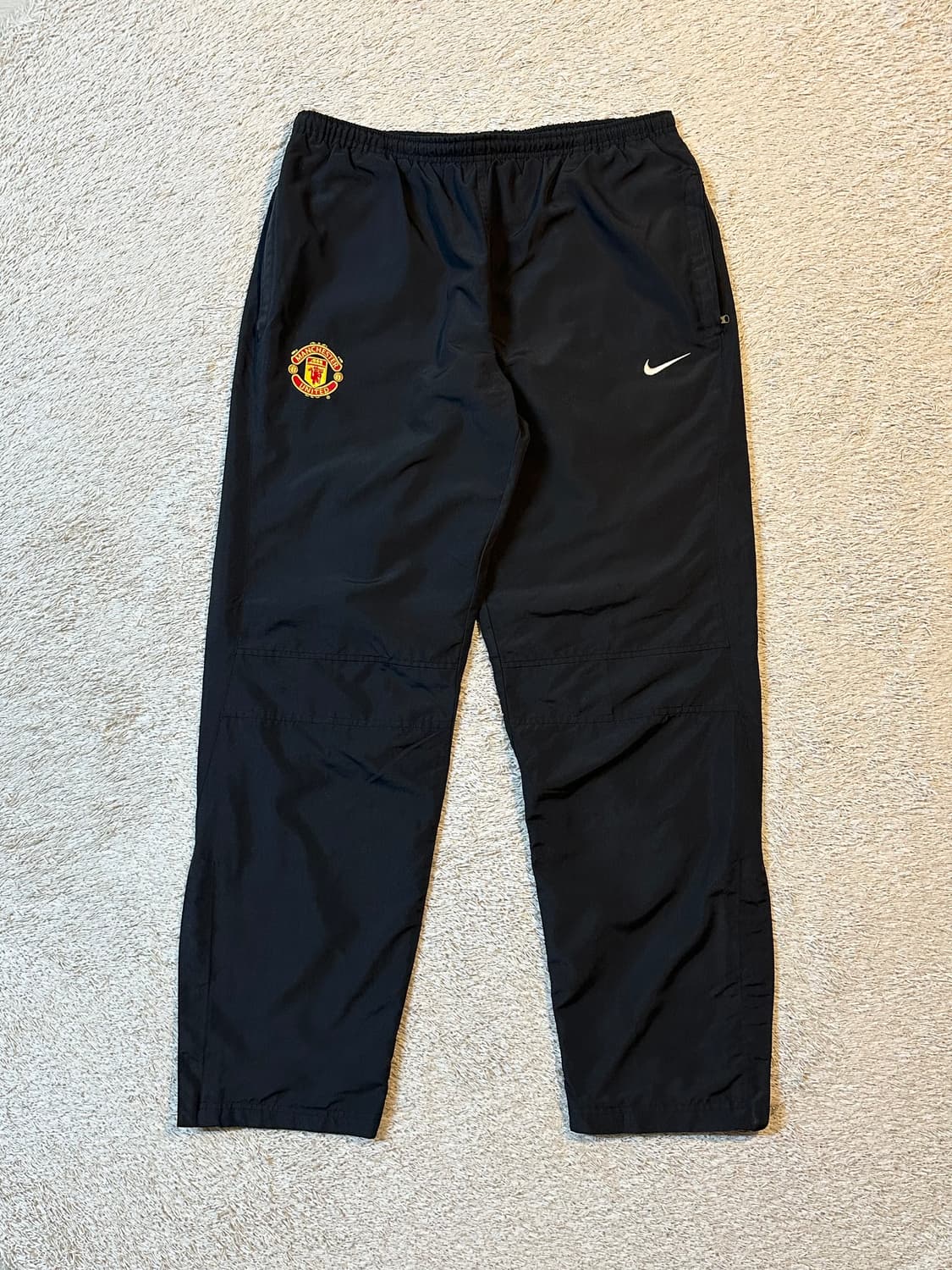대장급) 00's 나이키 맨유 올드스쿨 스우시 나일론 트랙팬츠 블랙 상품이미지2