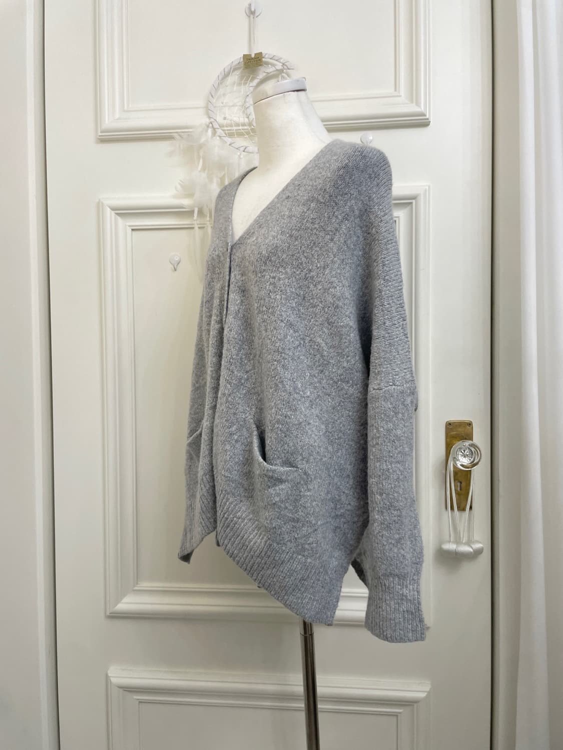 gray pocket point v-neck warm loose card 상품이미지2